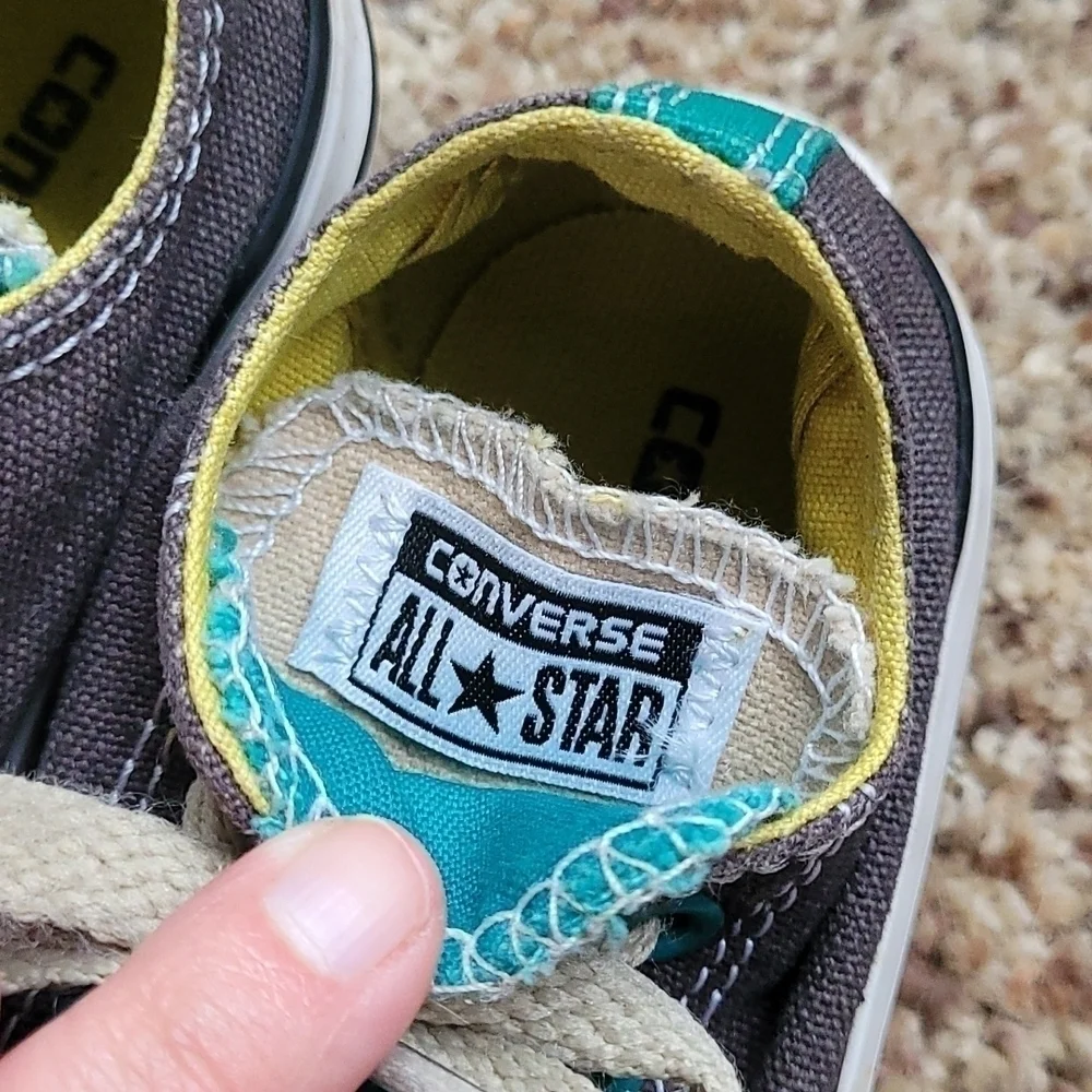 𝅺Converse All Star gray/ green sneakers little kid size 5